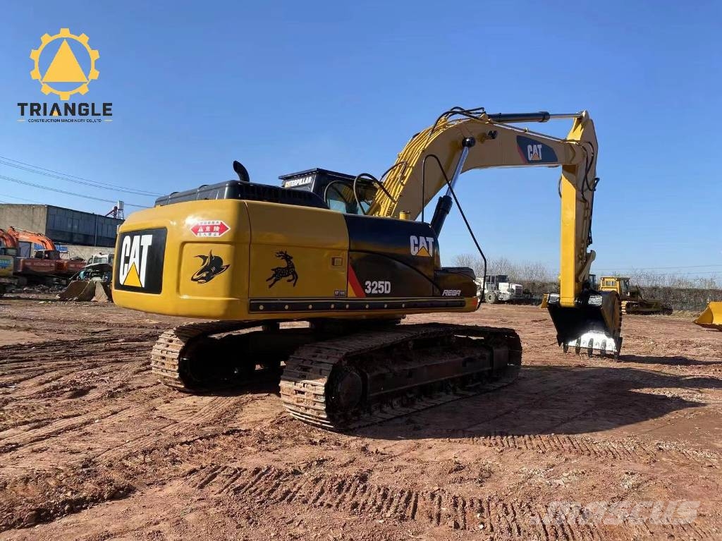 CAT 325 D L Kāpurķēžu ekskavatori