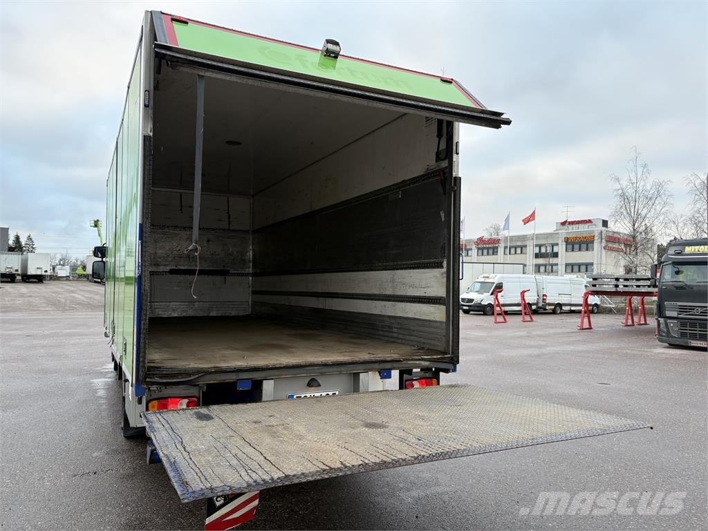 Volvo FL240 4x2 Camiones con caja de remolque
