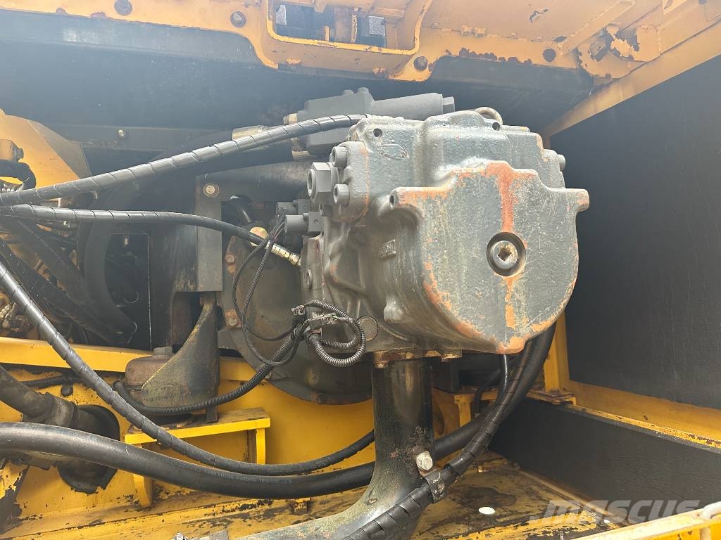 Komatsu PC 400-7 履带挖掘机