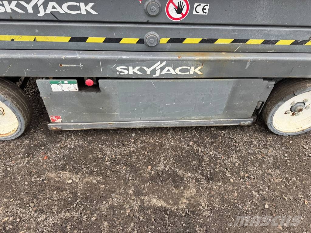 SkyJack SJ 3220 Scheren-Arbeitsbühnen