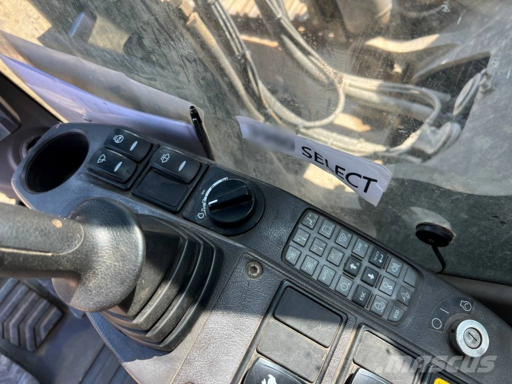 Volvo EC 300 D L 履带挖掘机