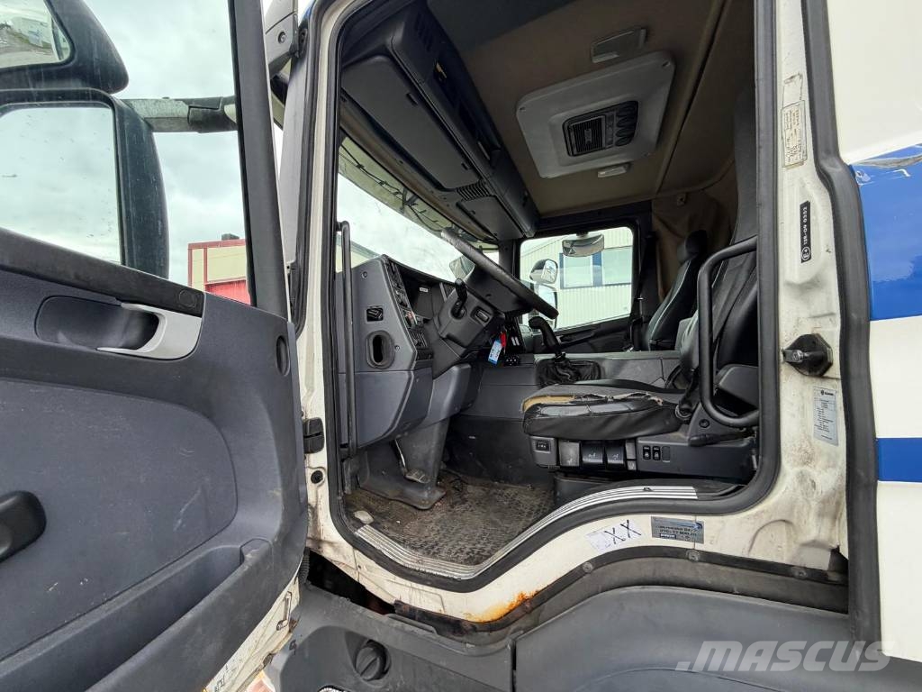 Scania P230LB4X2MNA Seria nr 3227 Box body trucks