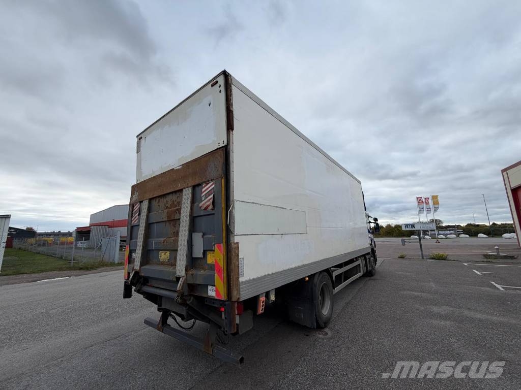Scania P230LB4X2MNA Seria nr 3227 Box body trucks