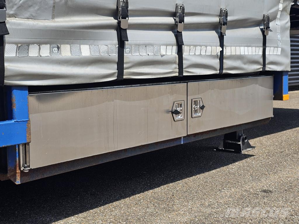 Lintrailers HYDRAULIC RAMP / FORK LIFT - MACHINE TRANSPORT Semirremolques de carga baja