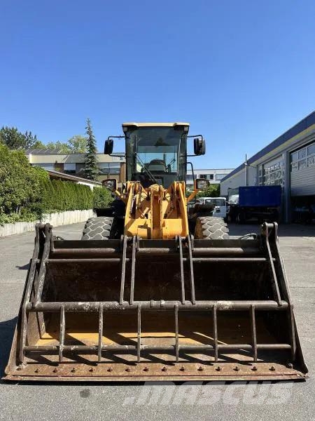 Hyundai HL730-9A 4X4 Radlader Mulch-/Klappschaufel KLIMA A Cargadoras sobre ruedas