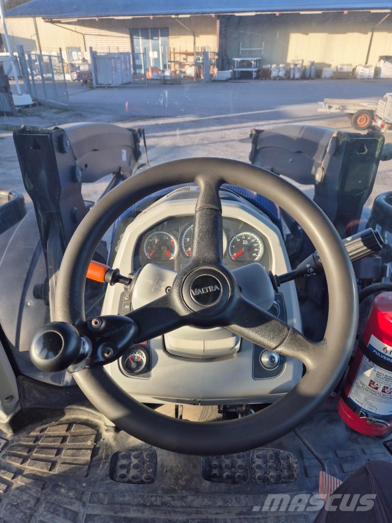 Valtra N154E VERSU 1B7 SMARTTOUCH+L+FRL+PTO Tractors