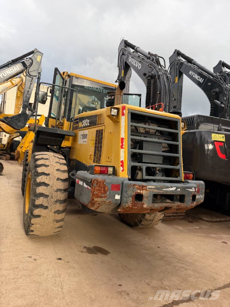 Komatsu WA 380 Pale gommate