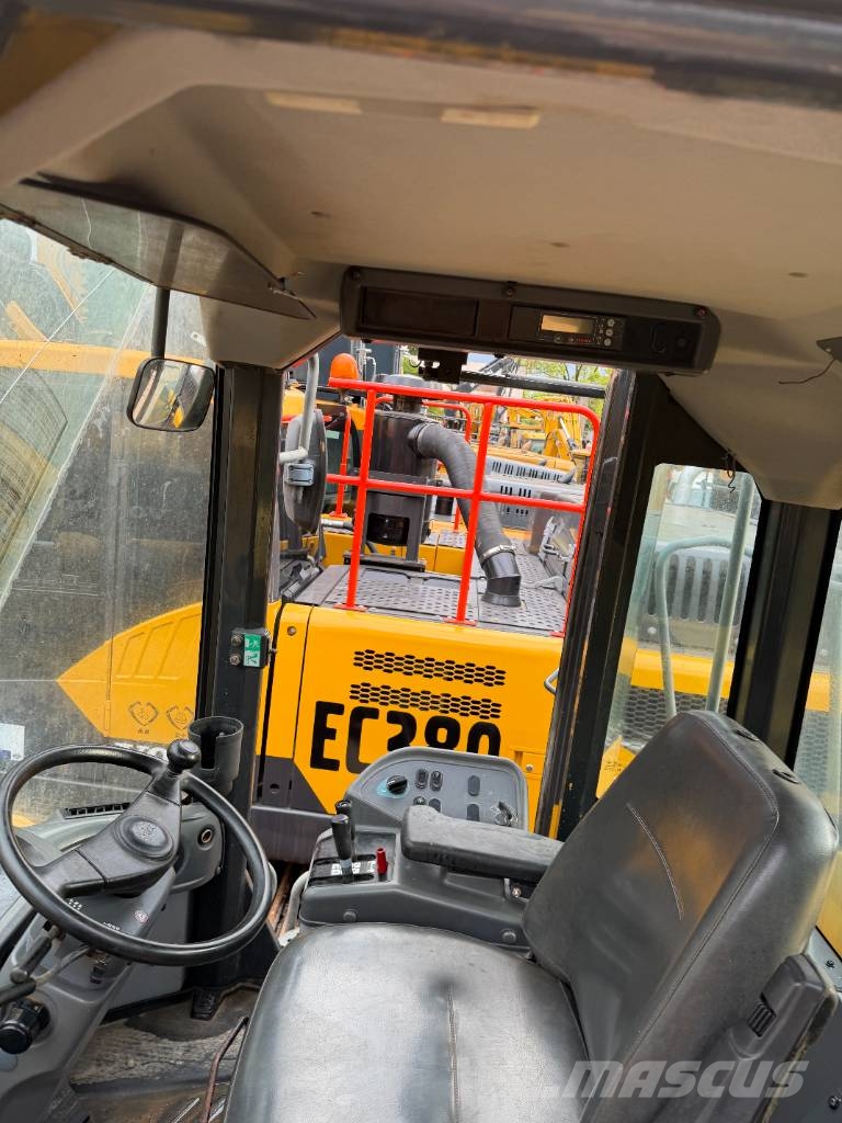 Komatsu WA 380 Pale gommate