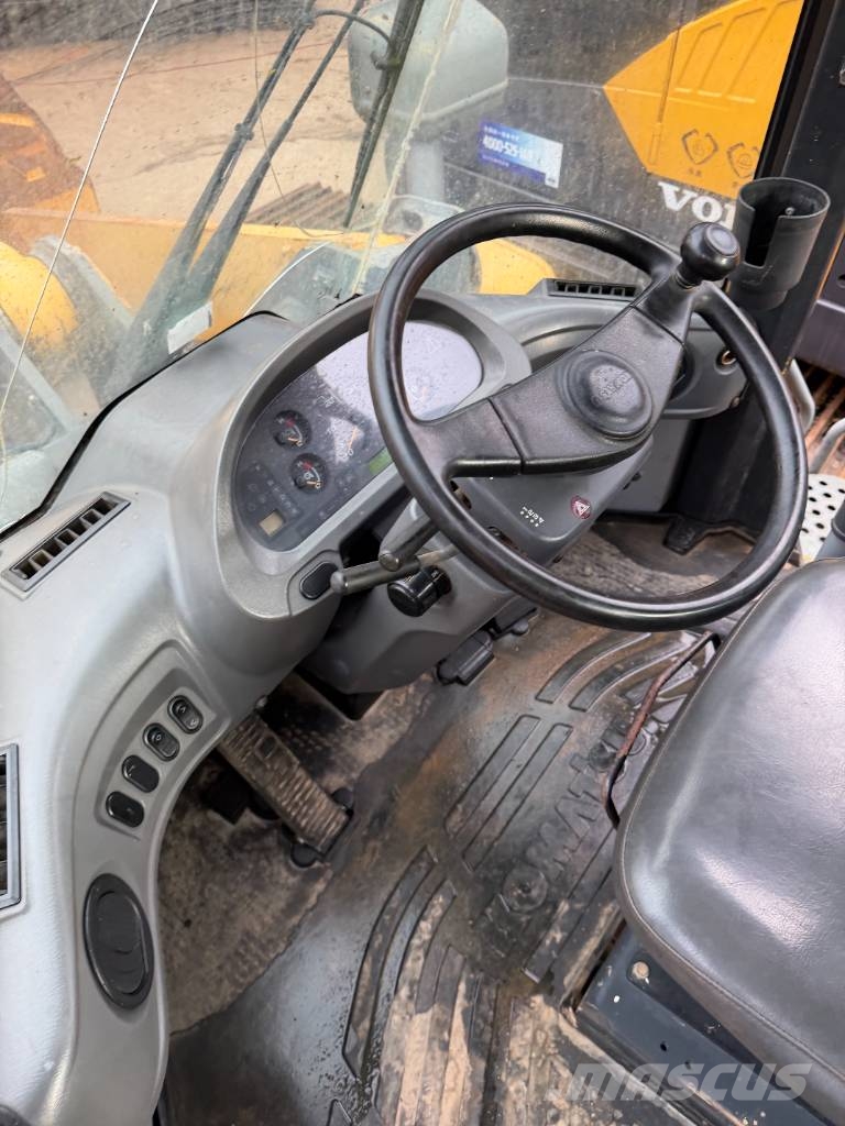 Komatsu WA 380 Pale gommate