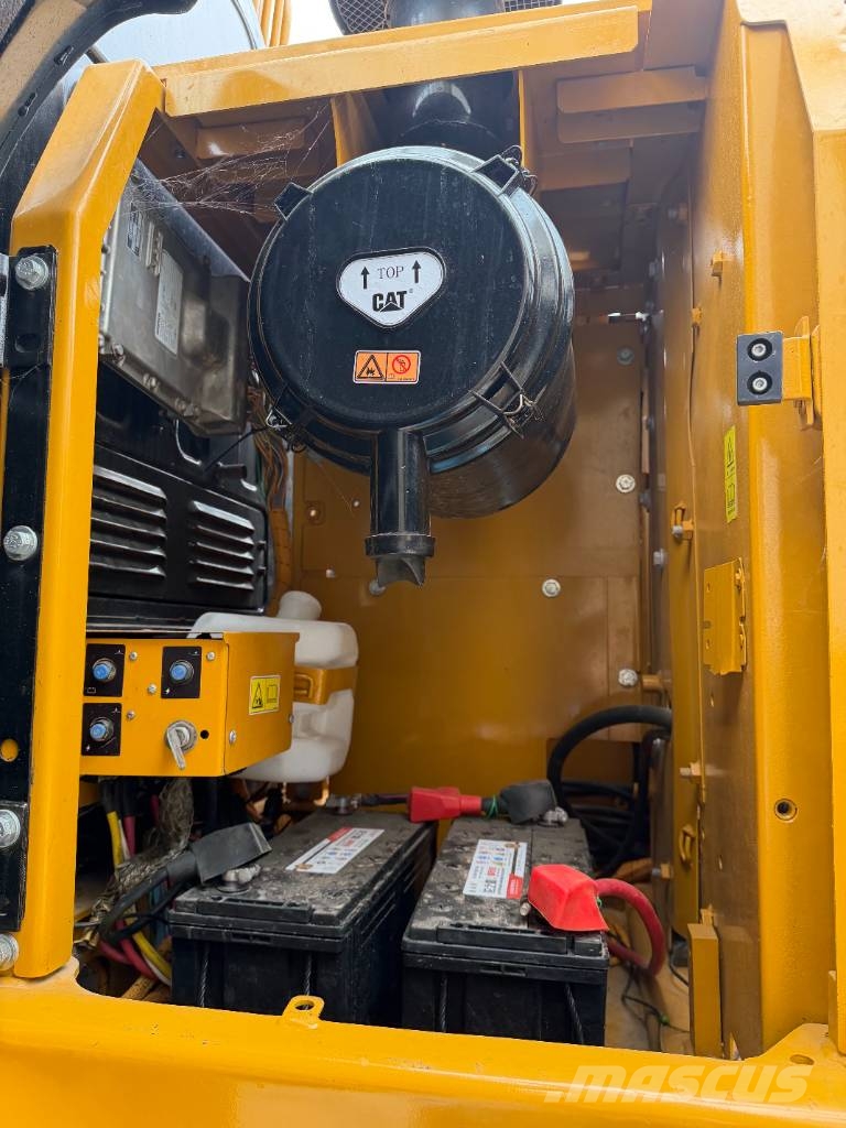 CAT 320 D 3000 units excavators in stock Bagri goseničarji