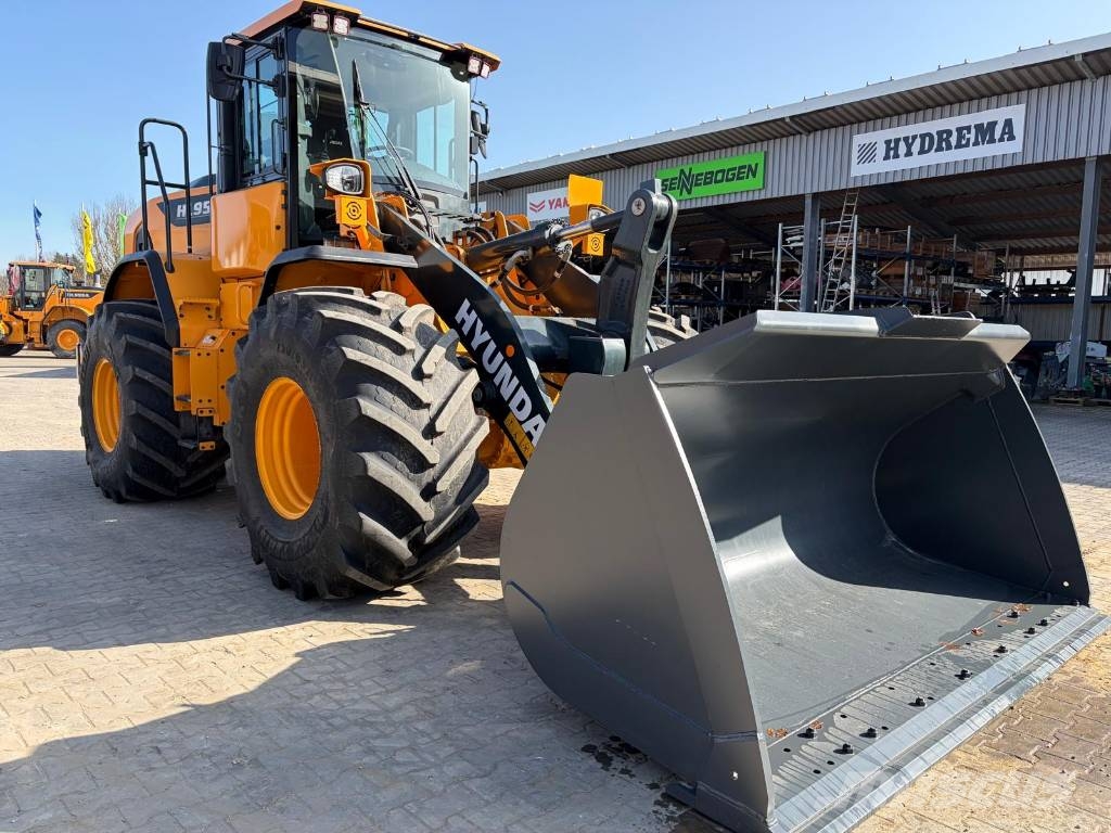 Hyundai HL 955 A لوادر بعجل
