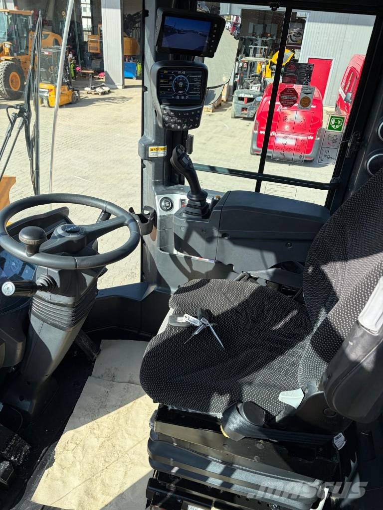 Hyundai HL 955 A لوادر بعجل