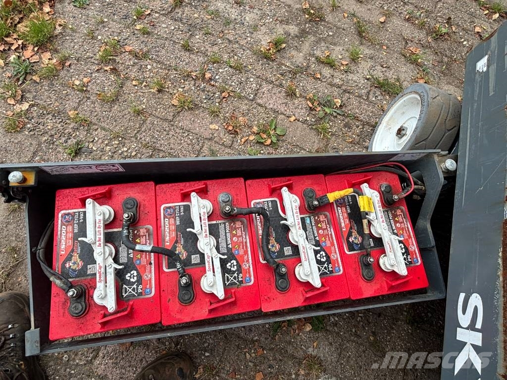 SkyJack SJ III 3219 8m schaarhoogwerker 1.5km skyjack Elevadores de tesoura