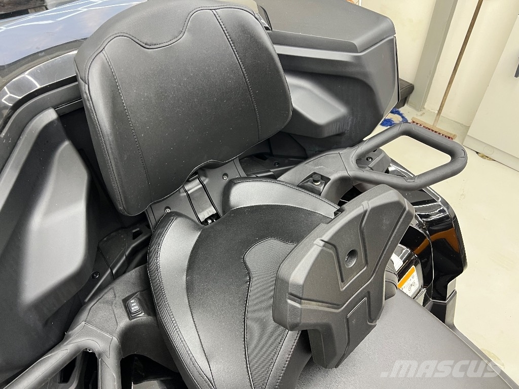 Can-am Outlander 1000 Terenska vozila