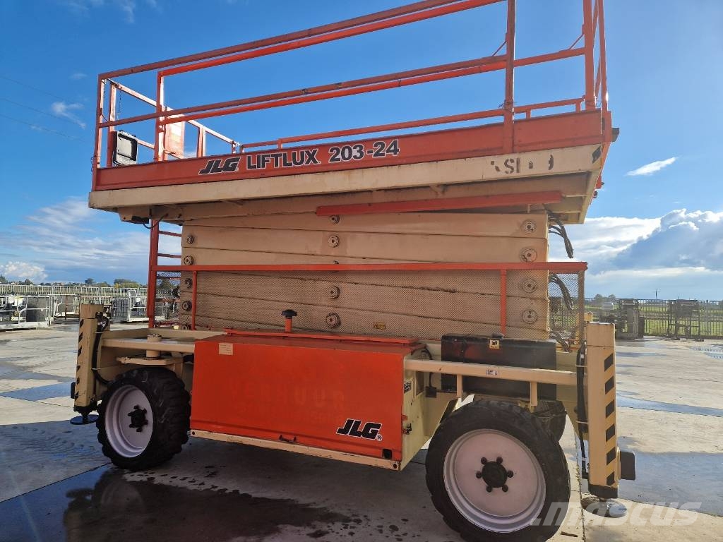 JLG 203-24 R444 Šķerveida pacēlāji
