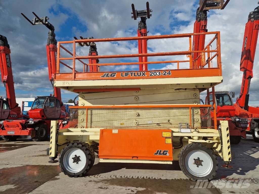 JLG 203-24 R444 Šķerveida pacēlāji