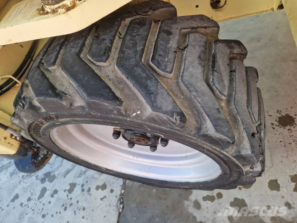 JLG 203-24 R444 Šķerveida pacēlāji