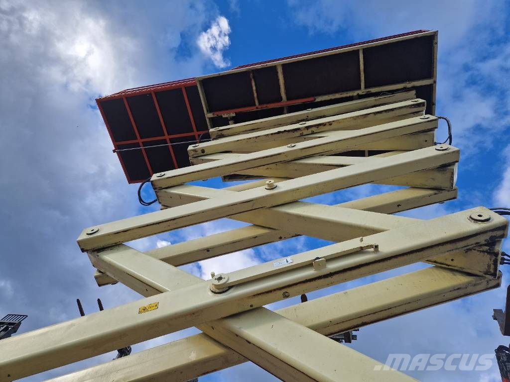 JLG 203-24 R444 Šķerveida pacēlāji