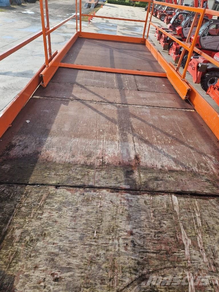 JLG 203-24 R444 Šķerveida pacēlāji