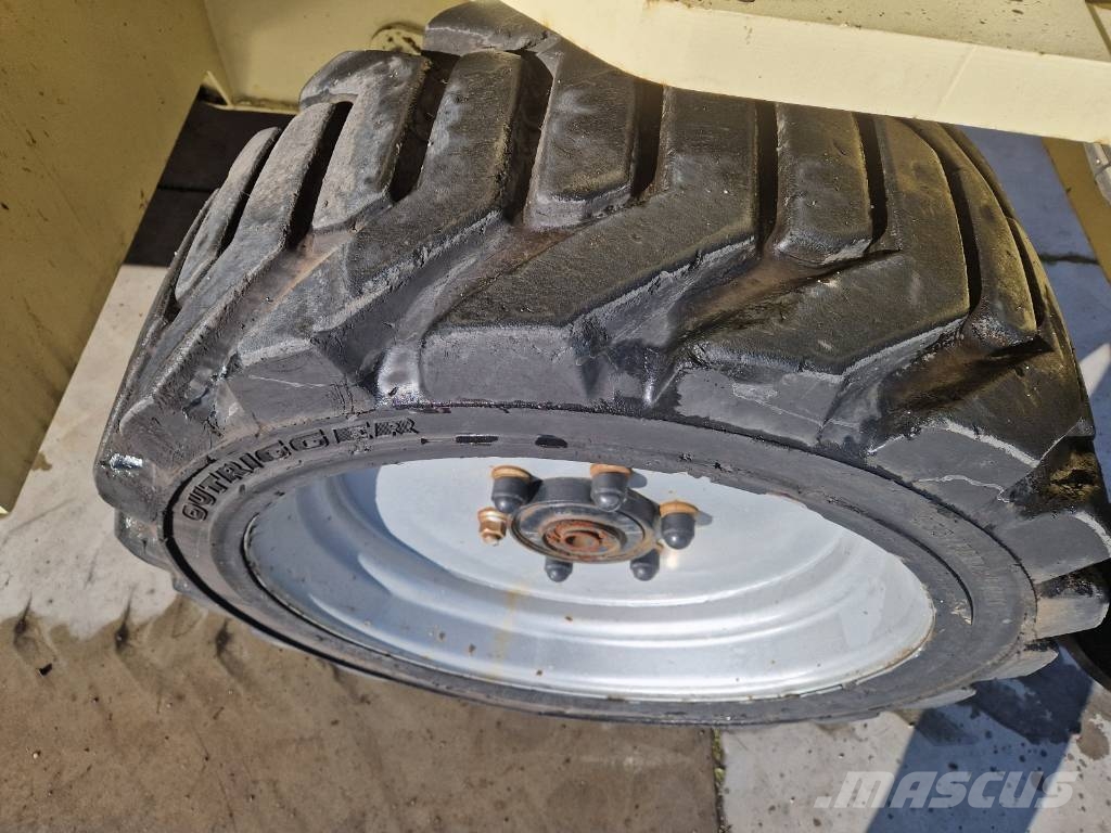 JLG 203-24 R444 Šķerveida pacēlāji