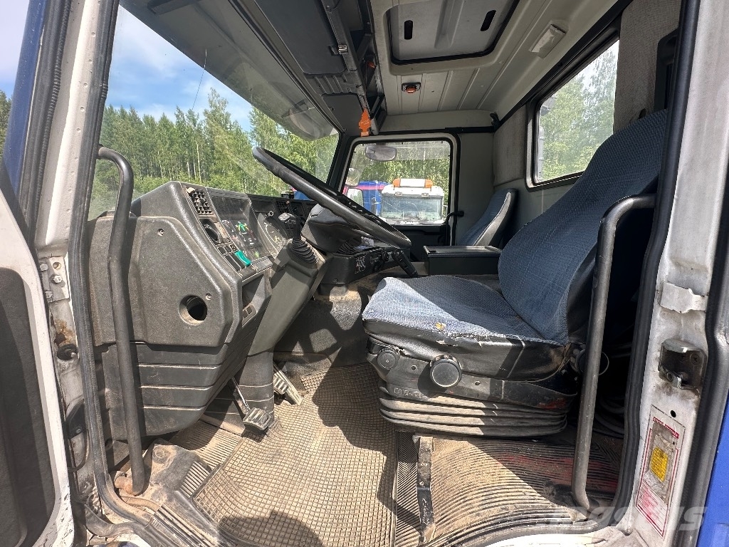 Scania 113 Rol kiper kamioni sa kukom za podizanje tereta