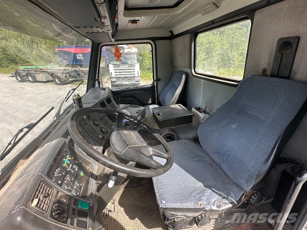 Scania 113 Rol kiper kamioni sa kukom za podizanje tereta