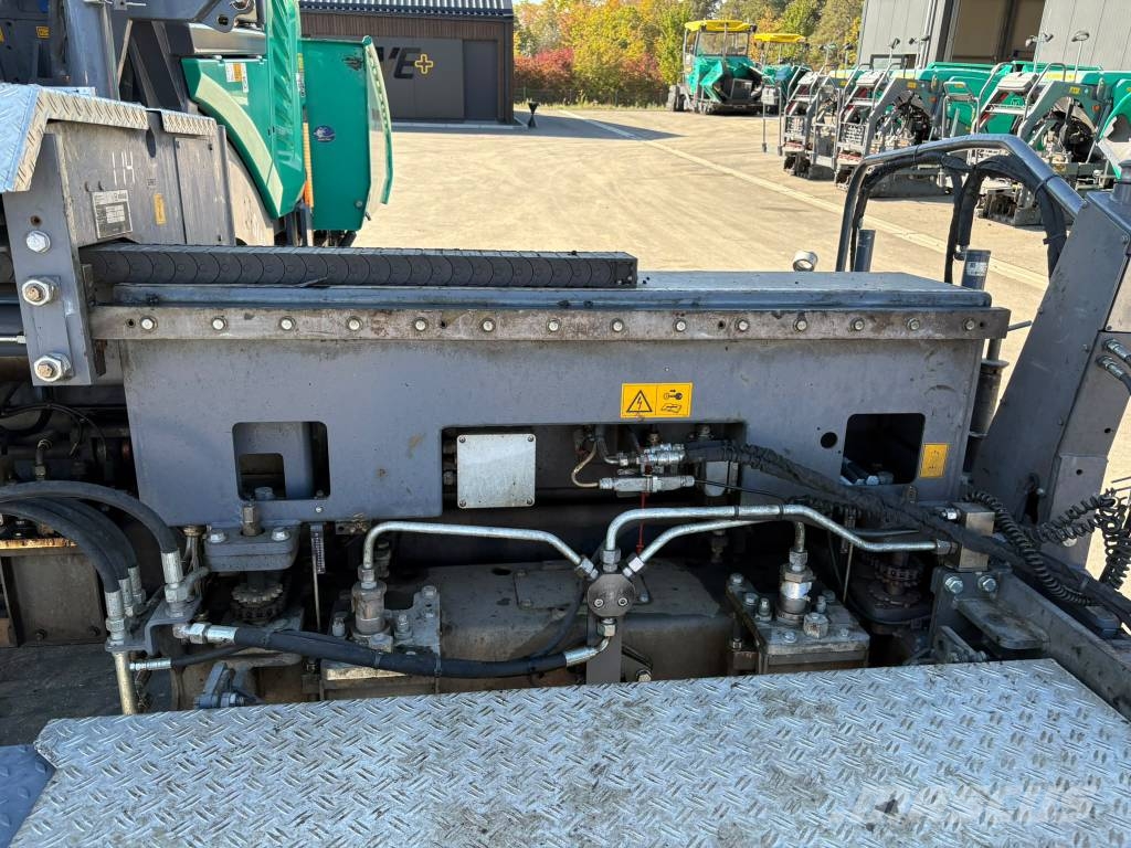 Vögele SUPER 2100-3i معدات السفلتة