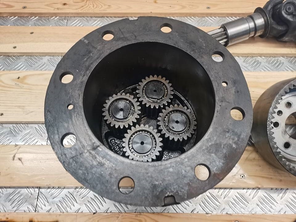 Lamborghini R6 ....  Reducer Carraro Transmisijos