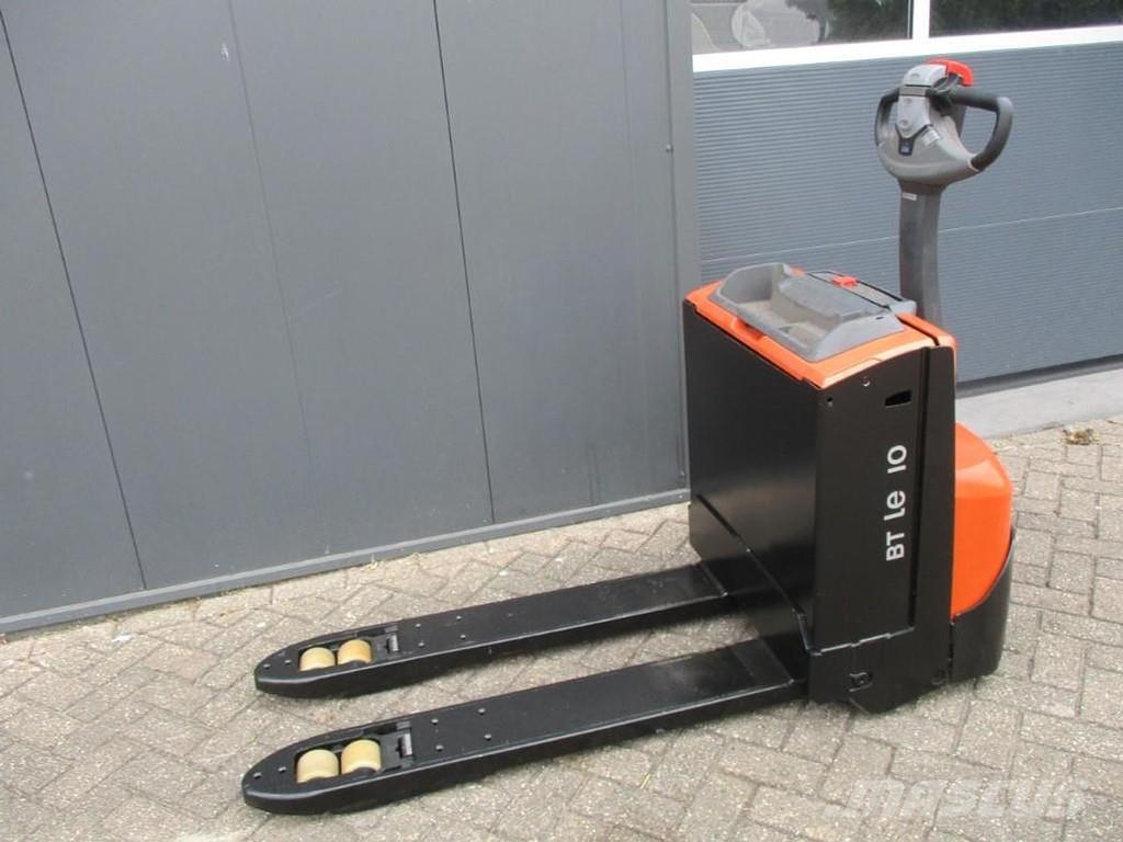 Toyota LWE200 Lavansiirtotrukit