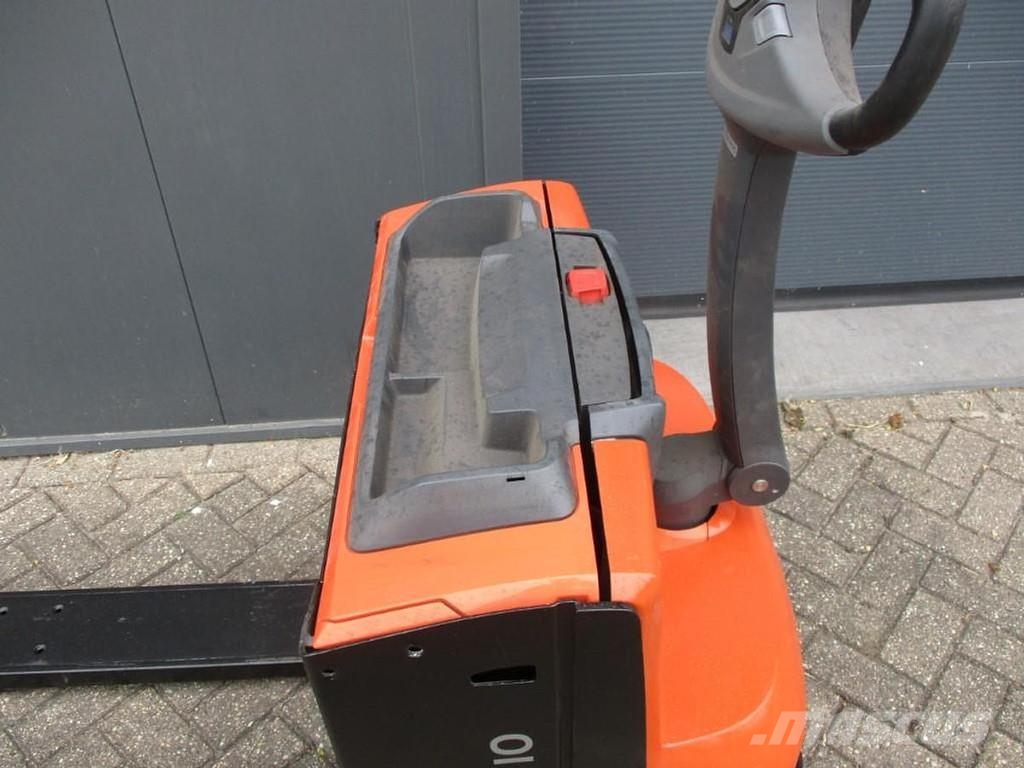 Toyota LWE200 Lavansiirtotrukit