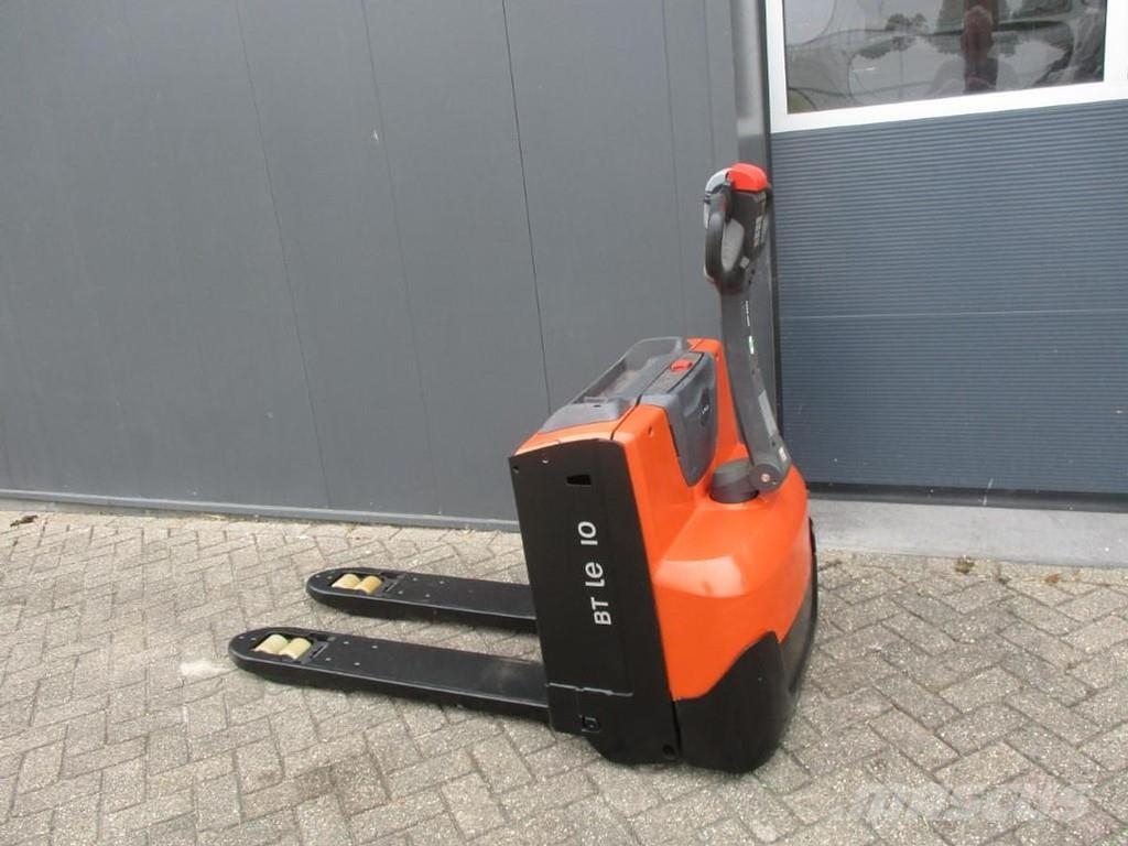 Toyota LWE200 Lavansiirtotrukit