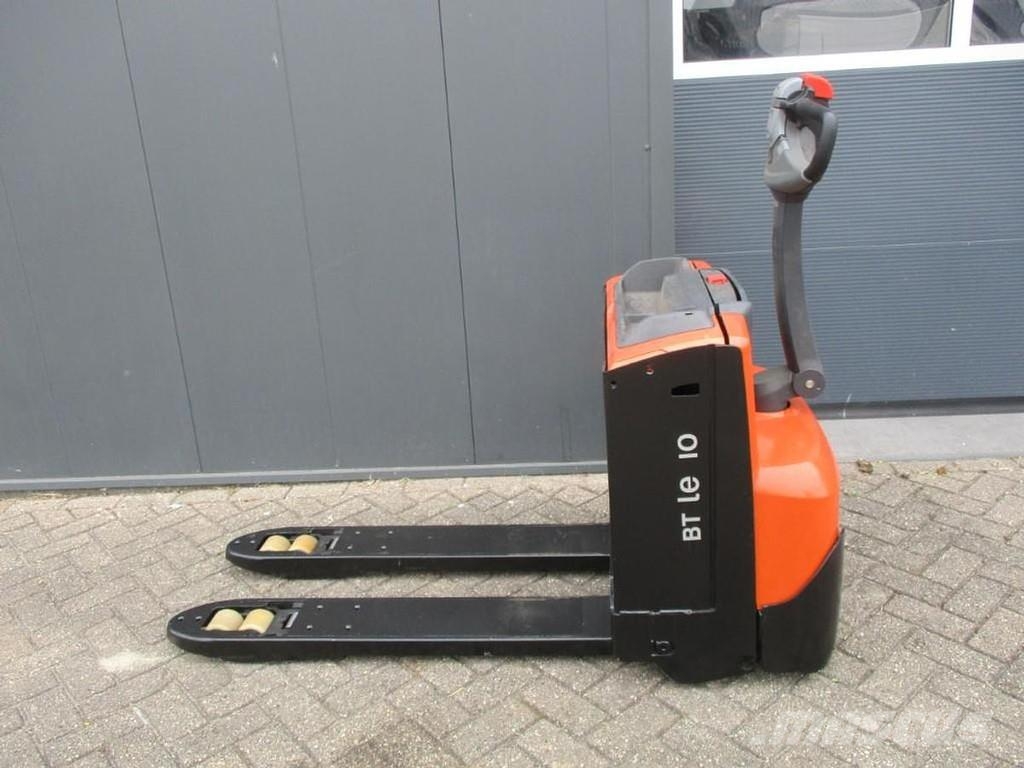 Toyota LWE200 Lavansiirtotrukit