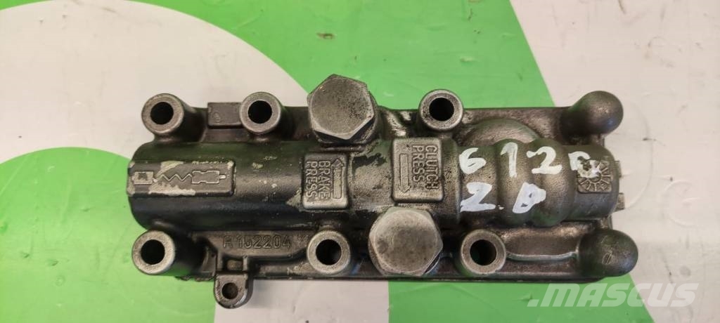 Gehäusedeckel Zapfwellengetriebe R152204 John Deer 轴