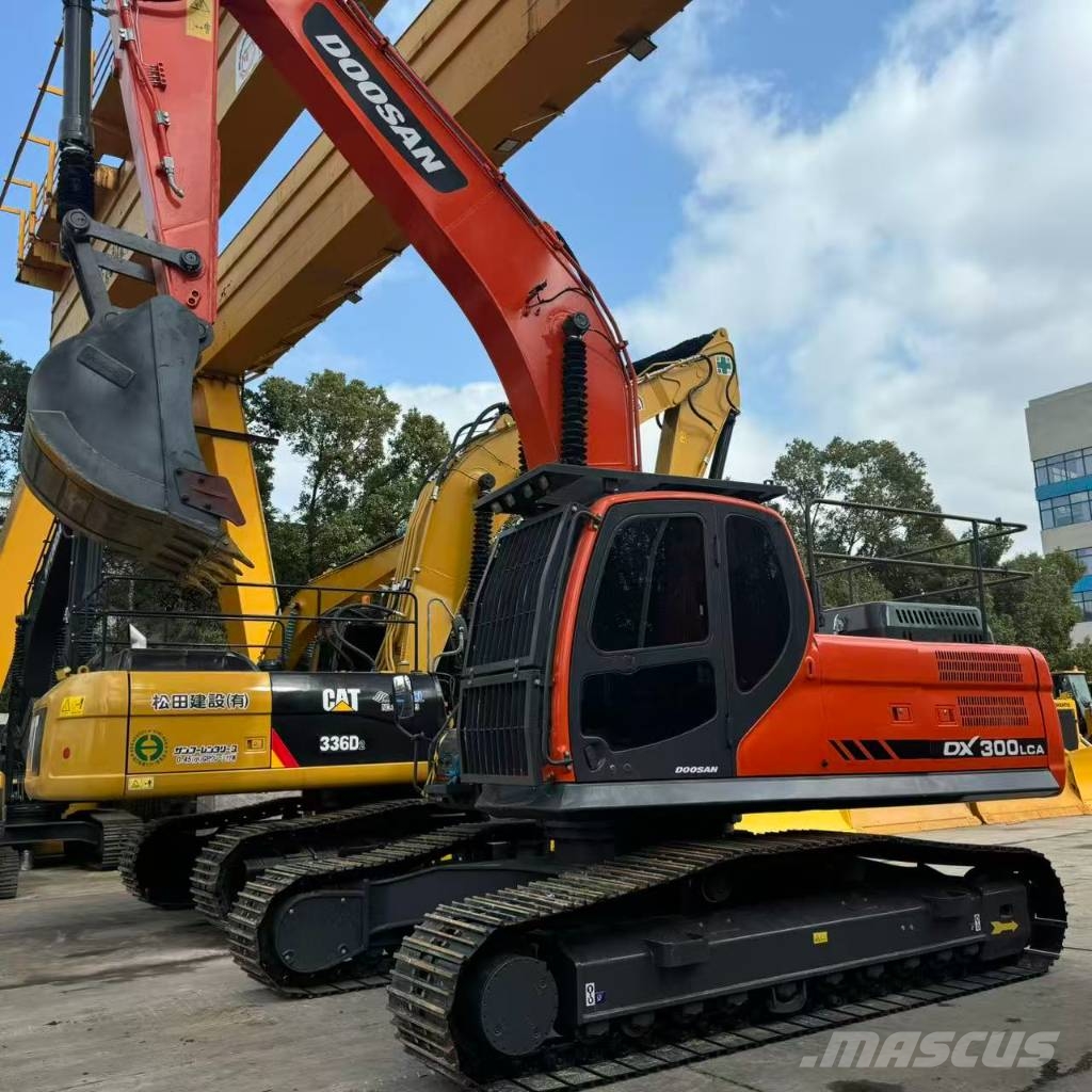 Doosan DX 300 LCA Kāpurķēžu ekskavatori
