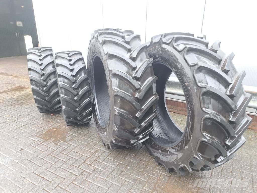 Mitas 540/65R38 + 440/65R28 Pneumatici, ruote e cerchioni