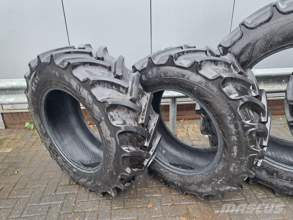 Mitas 540/65R38 + 440/65R28 Pneumatici, ruote e cerchioni