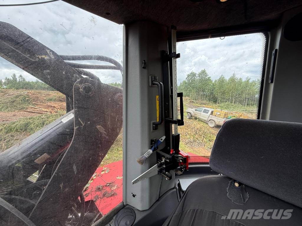 Komatsu 931 Harvesters
