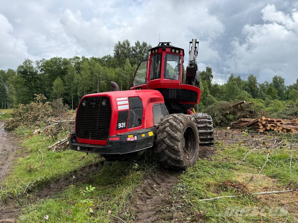 Komatsu 931 Harvesters