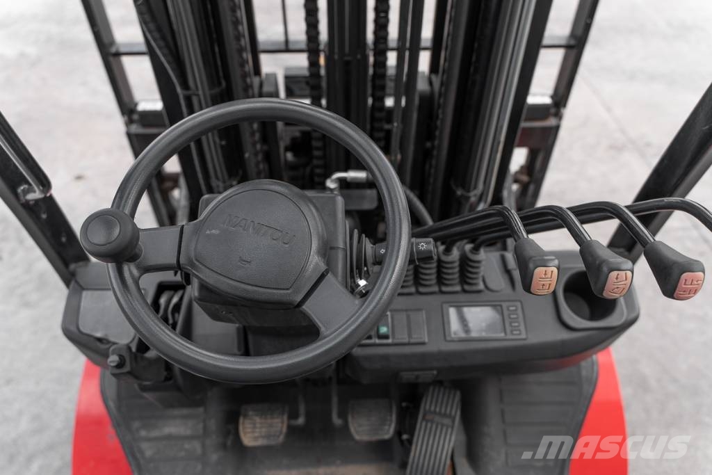 Manitou MI 30 D Dīzeļa autoiekrāvēji