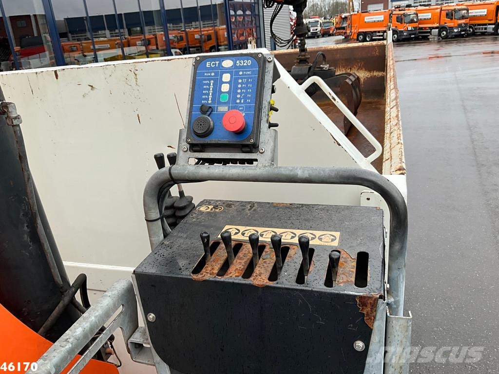 Volvo FH 420 8x4 HMF 22 Tonmeter laadkraan شاحنات قلابة