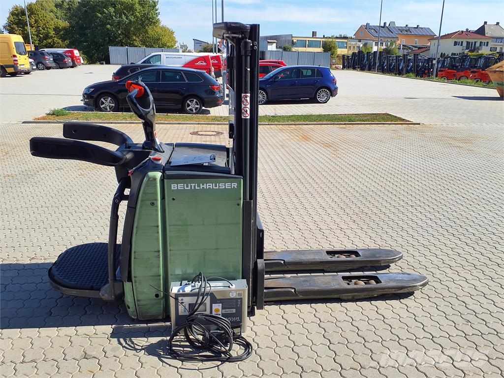 Linde L14AP Samopogonski ručni viljuškari