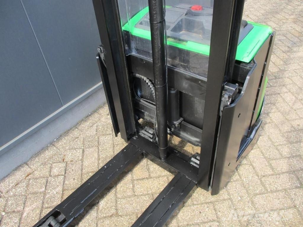 Cesab S212L Low lifter