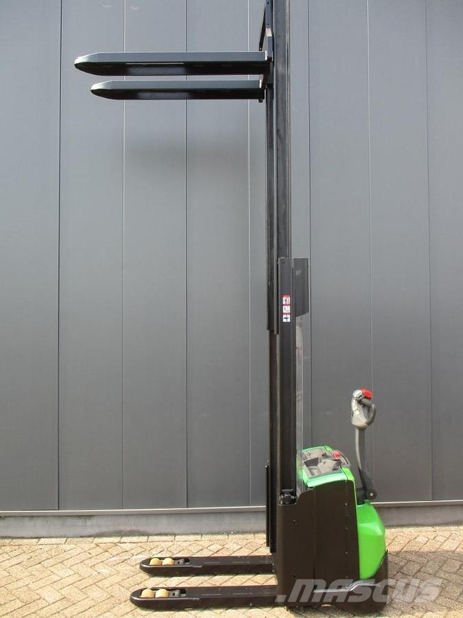 Cesab S212L Low lifter