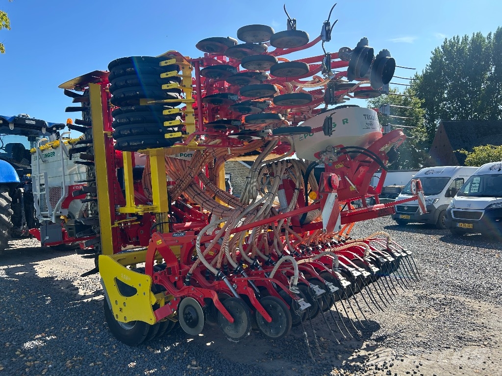 Pöttinger Aerosem VT5000 مثاقيب مدمجة