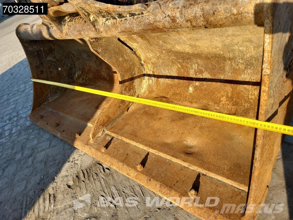 Komatsu PC138 US-11 Bageri gusjeničari