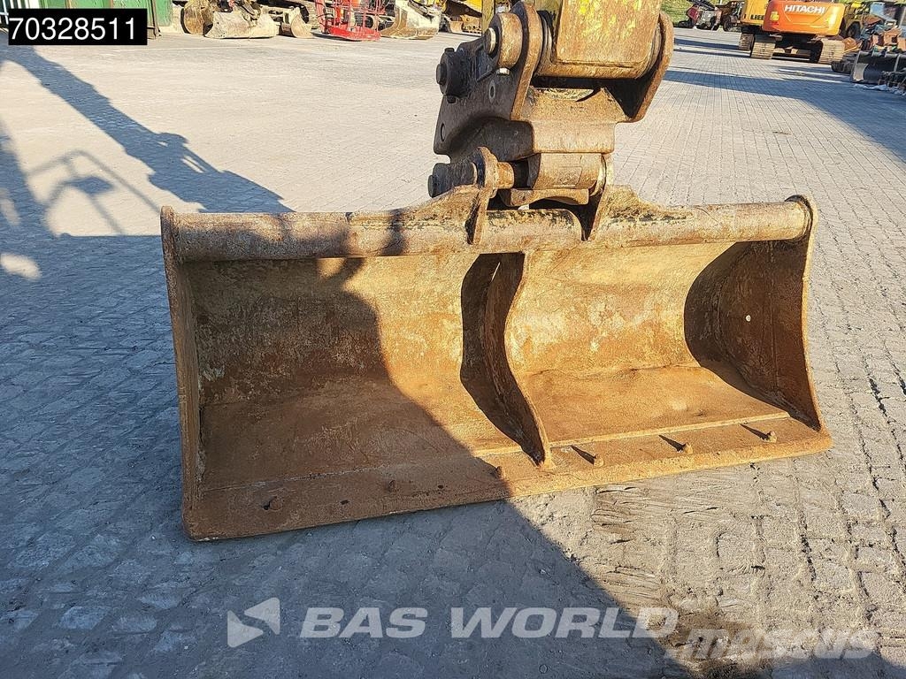 Komatsu PC138 US-11 Bageri gusjeničari