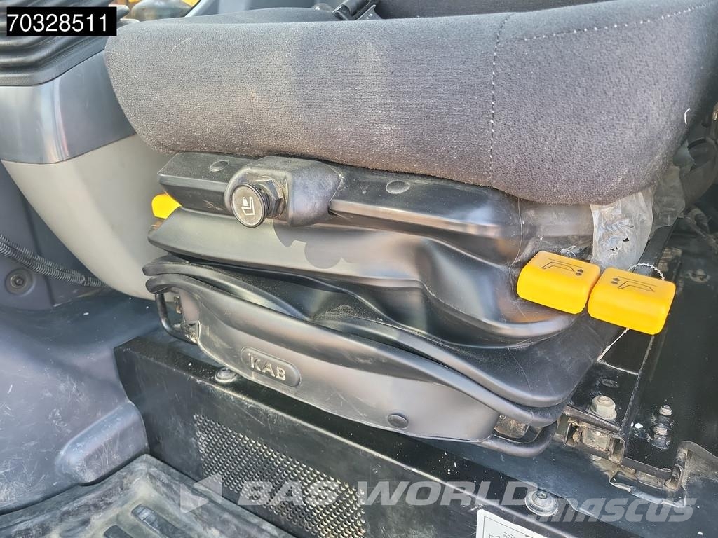 Komatsu PC138 US-11 Bageri gusjeničari