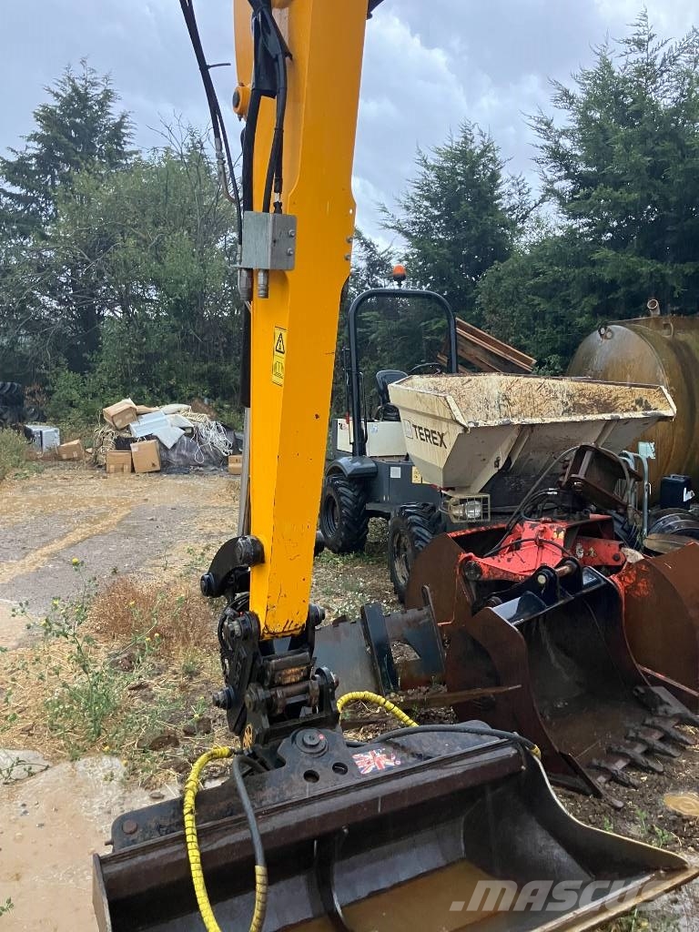 JCB Hydradig Kolesové rýpadlá