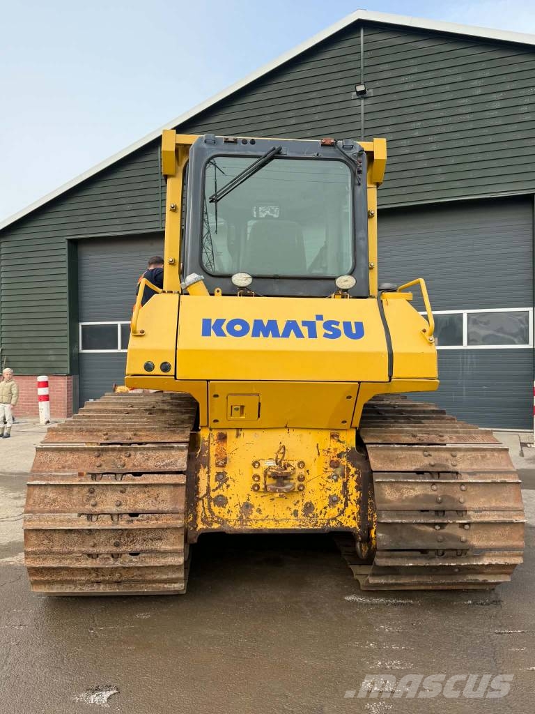 Komatsu D 65 PX-15 E0 Crawler dozers