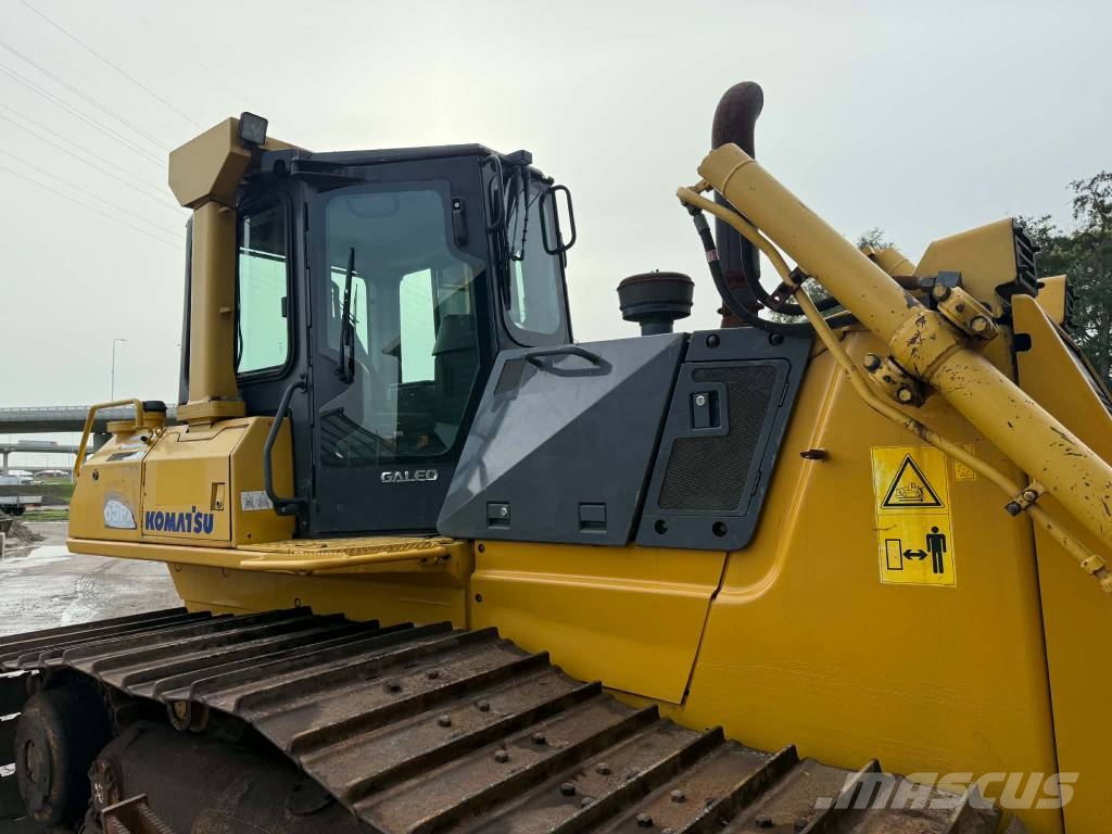 Komatsu D 65 PX-15 E0 Crawler dozers